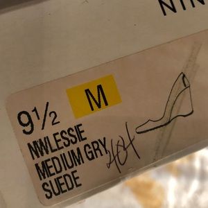 ✨🌹Gently used size 9.5 wedges by Nine West🌹✨
